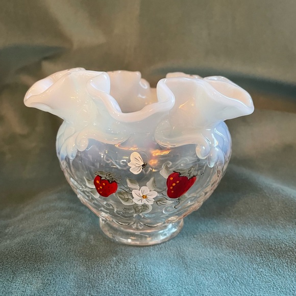 Fenton Other - Vintage Fenton Hand Painted Strawberries Ruffled Small Vase